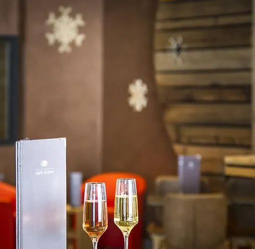圣查尔斯瓦尔塞尼酒店 酒店 琴山朗勒堡
