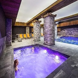 圣查尔斯瓦尔塞尼酒店 酒店 琴山朗勒堡